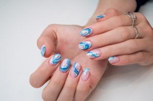 nail art bleu 