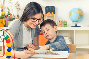 Réalisez votre rêve et exercez dans la petite enfance avec nos formations par correspondance espace concours