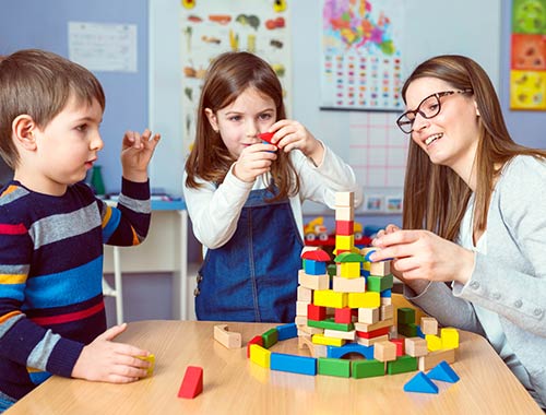 Le maquillage artistique pour enfants, le nouveau métier de la petite  enfance - Espace concours