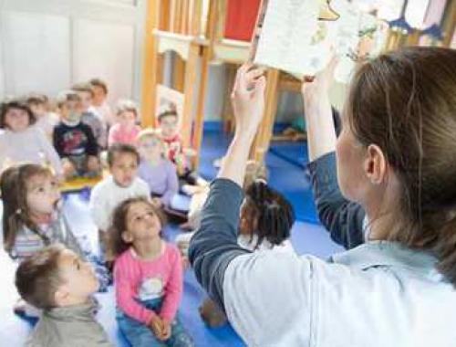 Travailler en crèche avec Espace Concours en vous formant au CAP Accompagnant Educatif Petite Enfance (CAP AEPE).