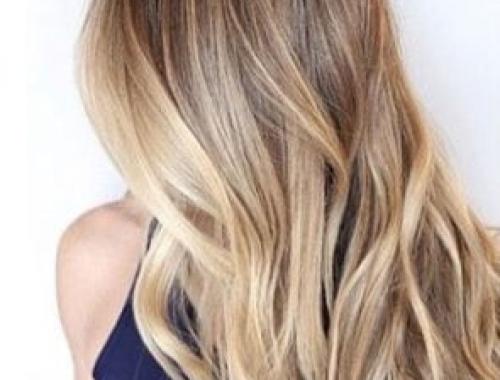Vous pourrez réaliser des techniques comme le balayage en suivant la formation coiffure d'Espace Concours, le CAP Coiffure par correspondance.
