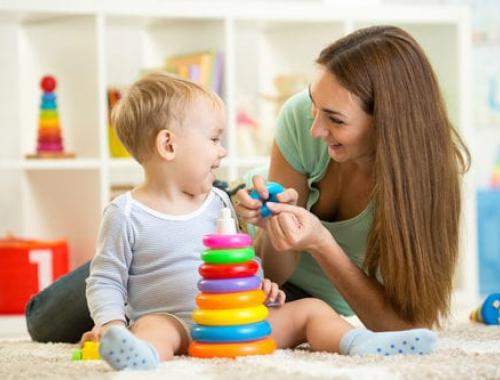 MaCigogne est un dispositif qui entend permettre aux demandeurs d'emploi de trouver une solution d'accueil ponctuel pour faire garder leurs enfants.