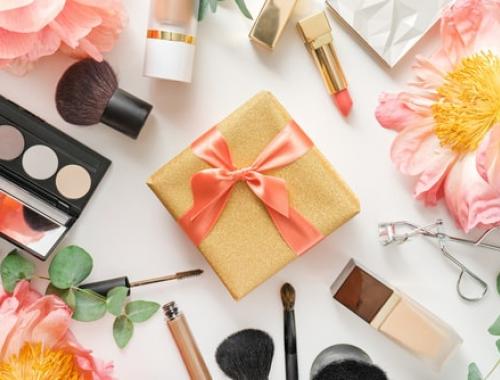 Et si vous offriez une formation en esthétique cosmétique pour Noël 2017.