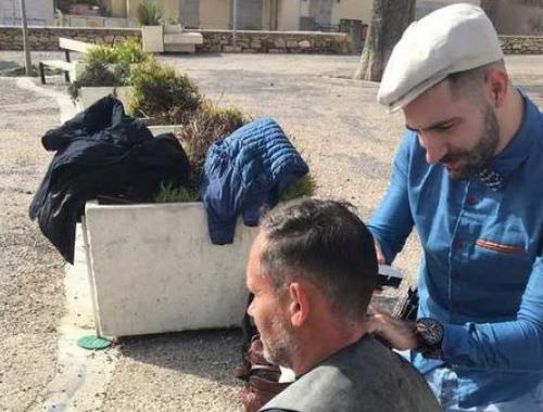 Devenez coiffeuse ou coiffeur en vous formant avec Espace Concours au CAP Coiffure à distance.