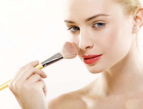 Vous allez tout savoir sur les dernières techniques en vogue comme par exemple le contouring en suivant une formation au CAP Esthétique, cosmétique, parfumerie.