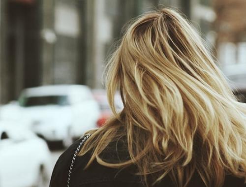 Suivez la formation au CAP Coiffure à distance d'Espace Concours.