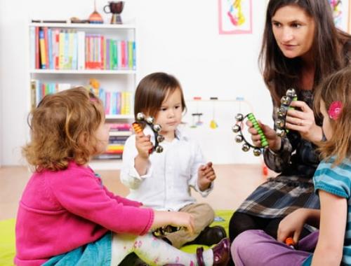 Formez-vous avec Espace Concours au CAP Accompagnant Educatif Petite Enfance (CAP AEPE) à distance.