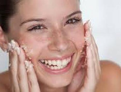 Suivez la formation esthétique, le CAP Esthétique à distance d'Espace Concours pour devenir esthéticienne ou professionnels de la beauté.