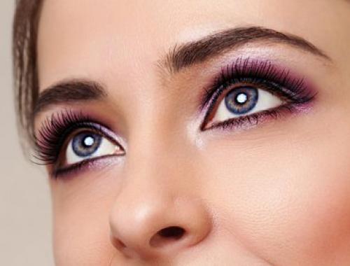 Vous souhaitez faire du maquillage au quotidien et en faire votre métier ? Franchissez le pas et lancez-vous dans une formation au CAP Esthétique cosmétique parfumerie par correspondance en candidat libre avec Espace Concours.