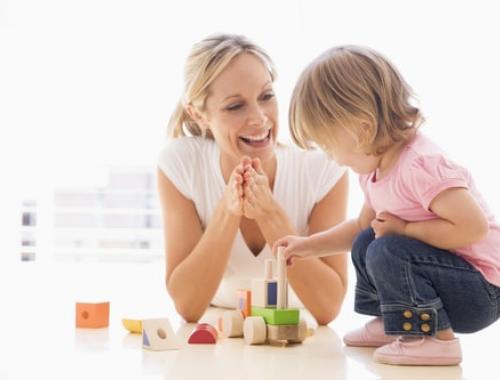 Formez-vous au CAP Accompagnant Educatif Petite Enfance (CAP AEPE) à distance.