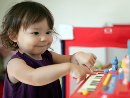 Suivez la formation au nouveau CAP Petite enfance, le CAP Accompagnant éducatif petite enfance (CAP AEPE) d'Espace Concours.