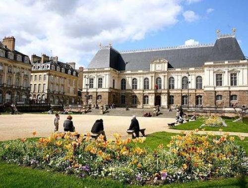 Rennes est la ville parfaite pour préparer sa formation esthetique.