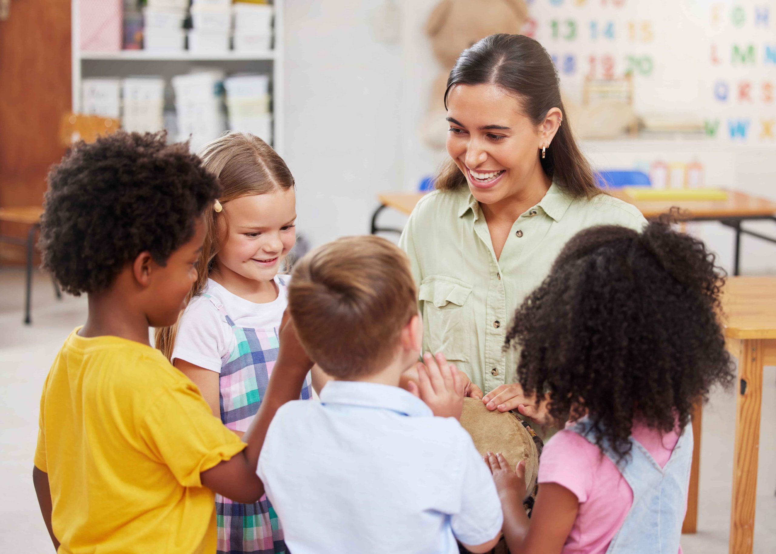 https://www.espace-concours.fr/uploads/2017/05/metier-educateur-jeunes-enfants-scaled.jpeg