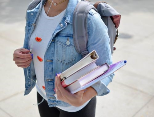 Découvrez l'ensemble des dispenses au CAP Accompagnant Educatif Petite Enfance (CAP AEPE).