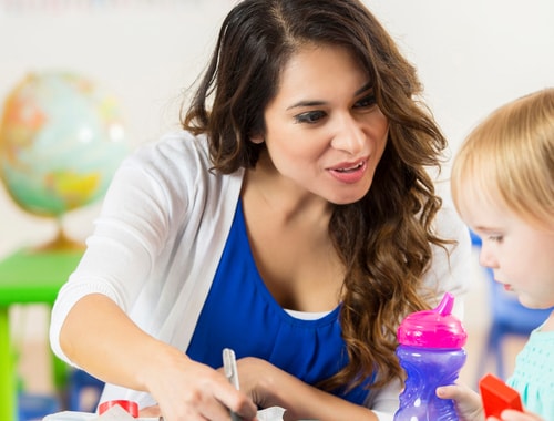 L’éducateur de jeunes enfants (EJE) est un spécialiste qui favorise l’épanouissement des enfants de 0 à 7 ans.