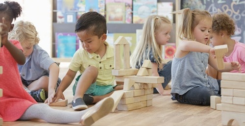 Formez-vous avec Espace Concours au CAP Accompagnant Educatif Petite Enfance (CAP AEPE) à distance.