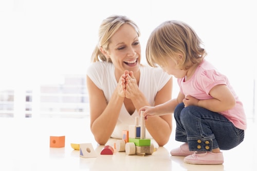 Formez-vous au CAP Accompagnant Educatif Petite Enfance (CAP AEPE) à distance.