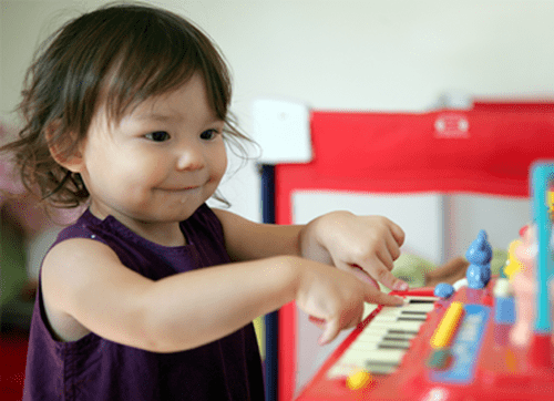 Suivez la formation au nouveau CAP Petite enfance, le CAP Accompagnant éducatif petite enfance (CAP AEPE) d'Espace Concours.