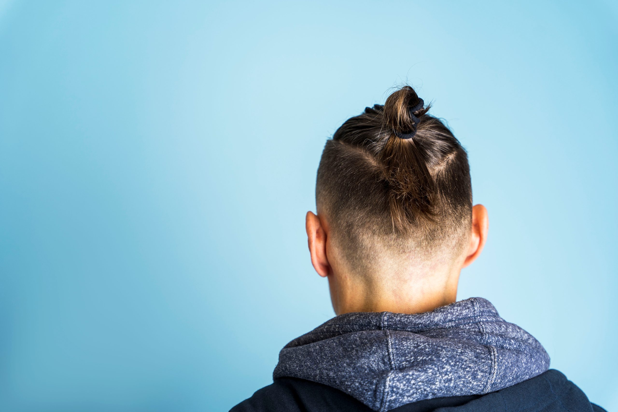 chignon homme