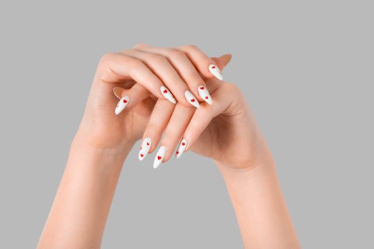 nail art petits coeurs