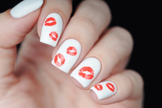 ongles bisou