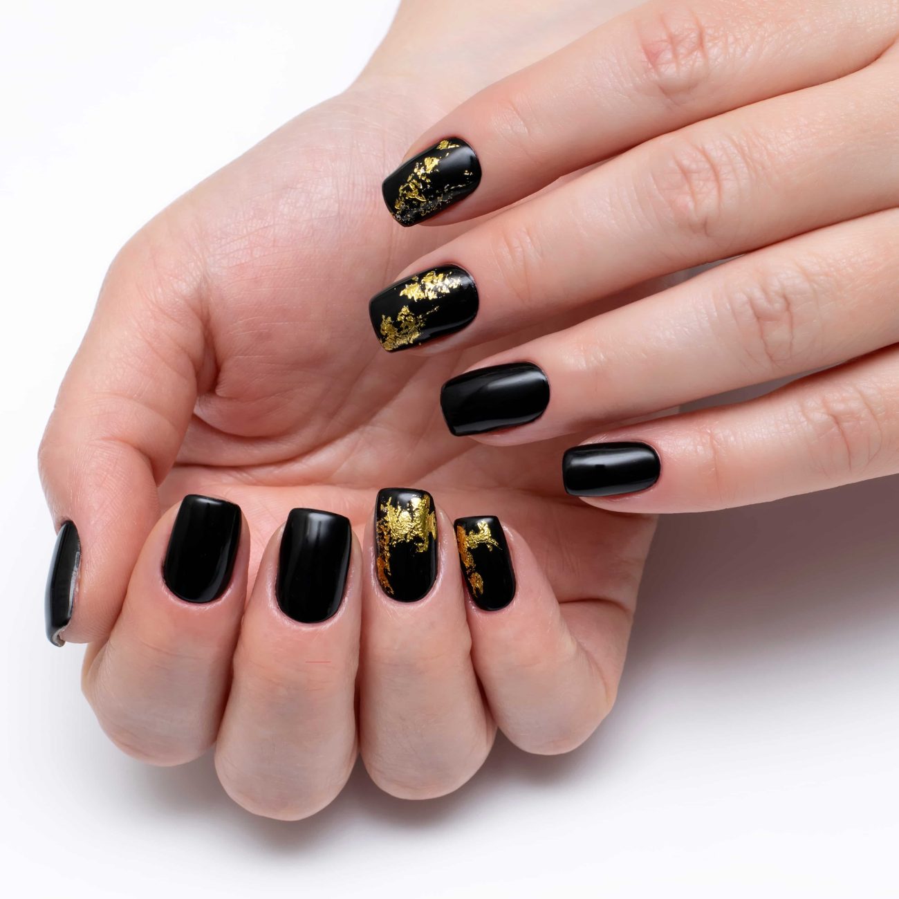 Nail Art Noir et Or Idées de Manucure