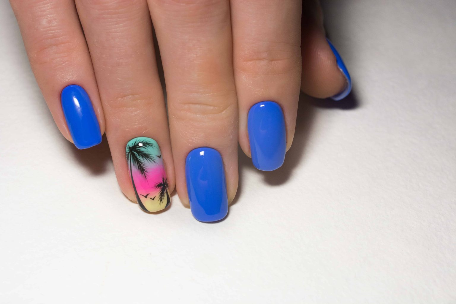 nail-art-palmier-une-touche-d-exotisme-sur-vos-ongles