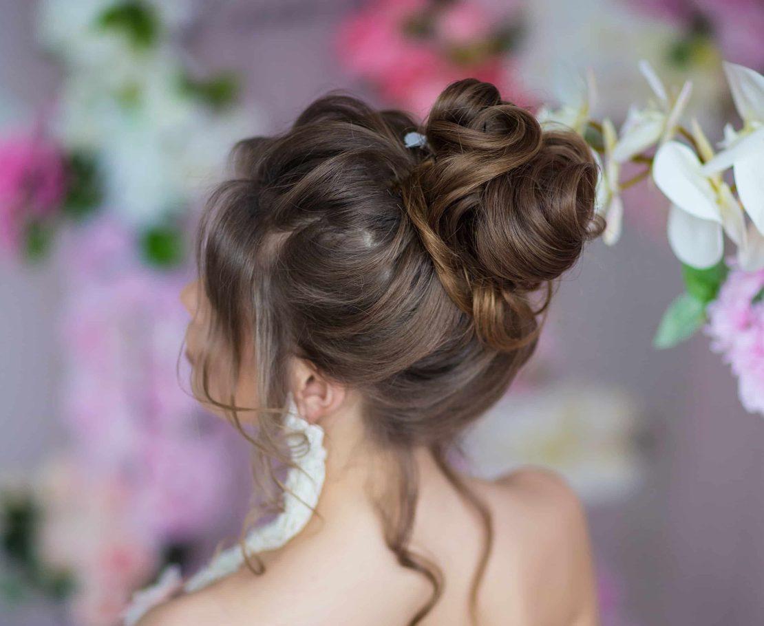 10 Idées Coiffures Mariage pour les Femmes aux Cheveux Longs