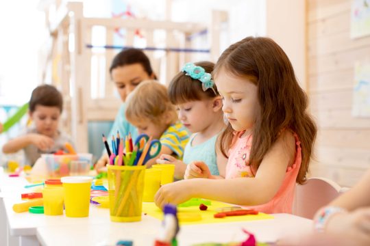 métier d'auxiliaire de crèche, quelles qualités ?