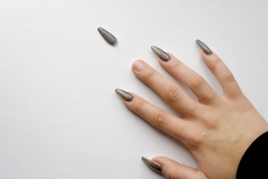 Prothésie ongulaire comment réparer un ongle cassé