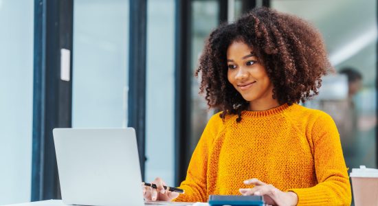 Fiche métier auxiliaire de puériculture : salaire, formation, débouchés -  CFA Espace Concours